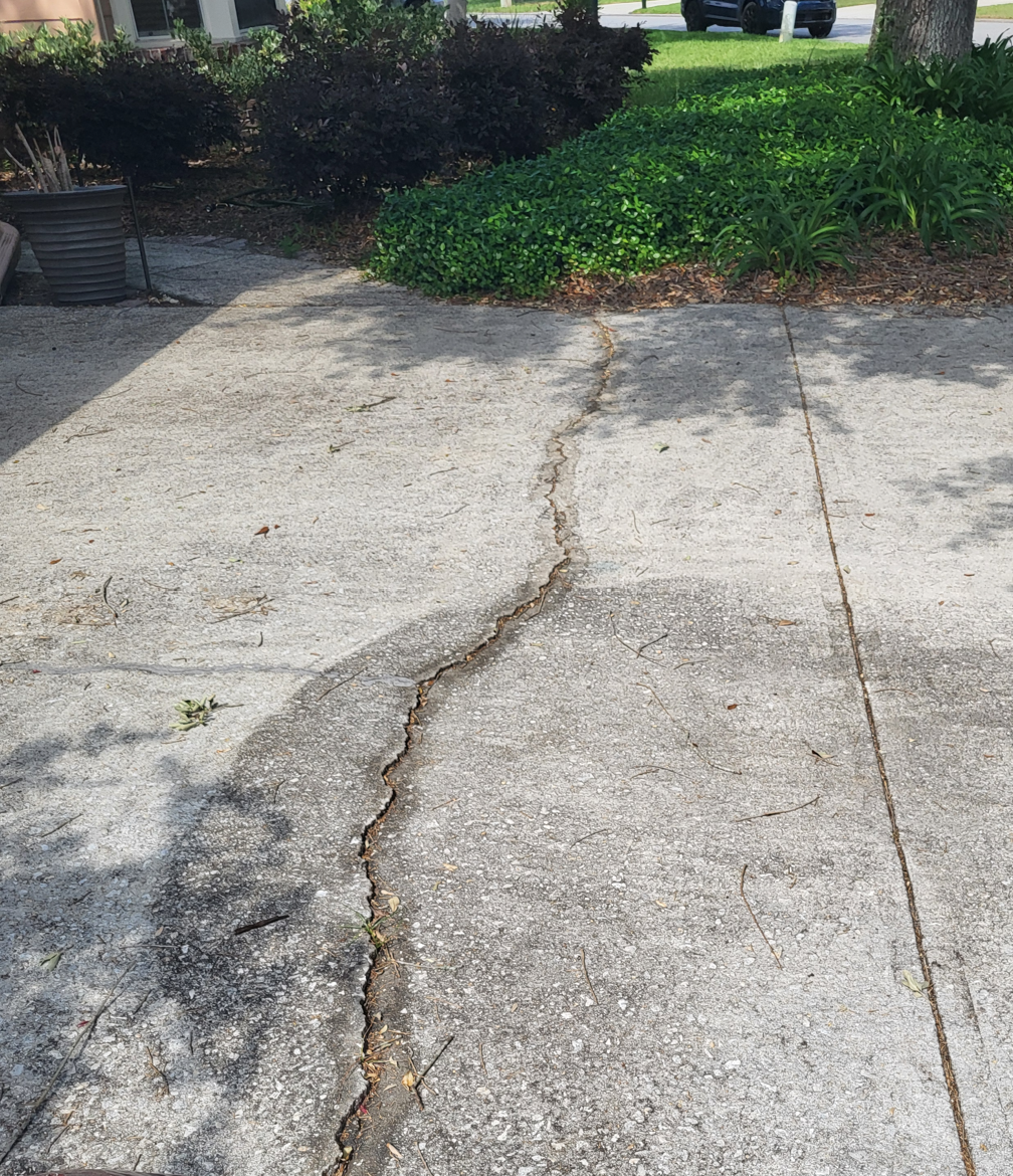 Read more about the article Cracked Concrete Around Your Home? Heres What Florida Homeowners Need to Know